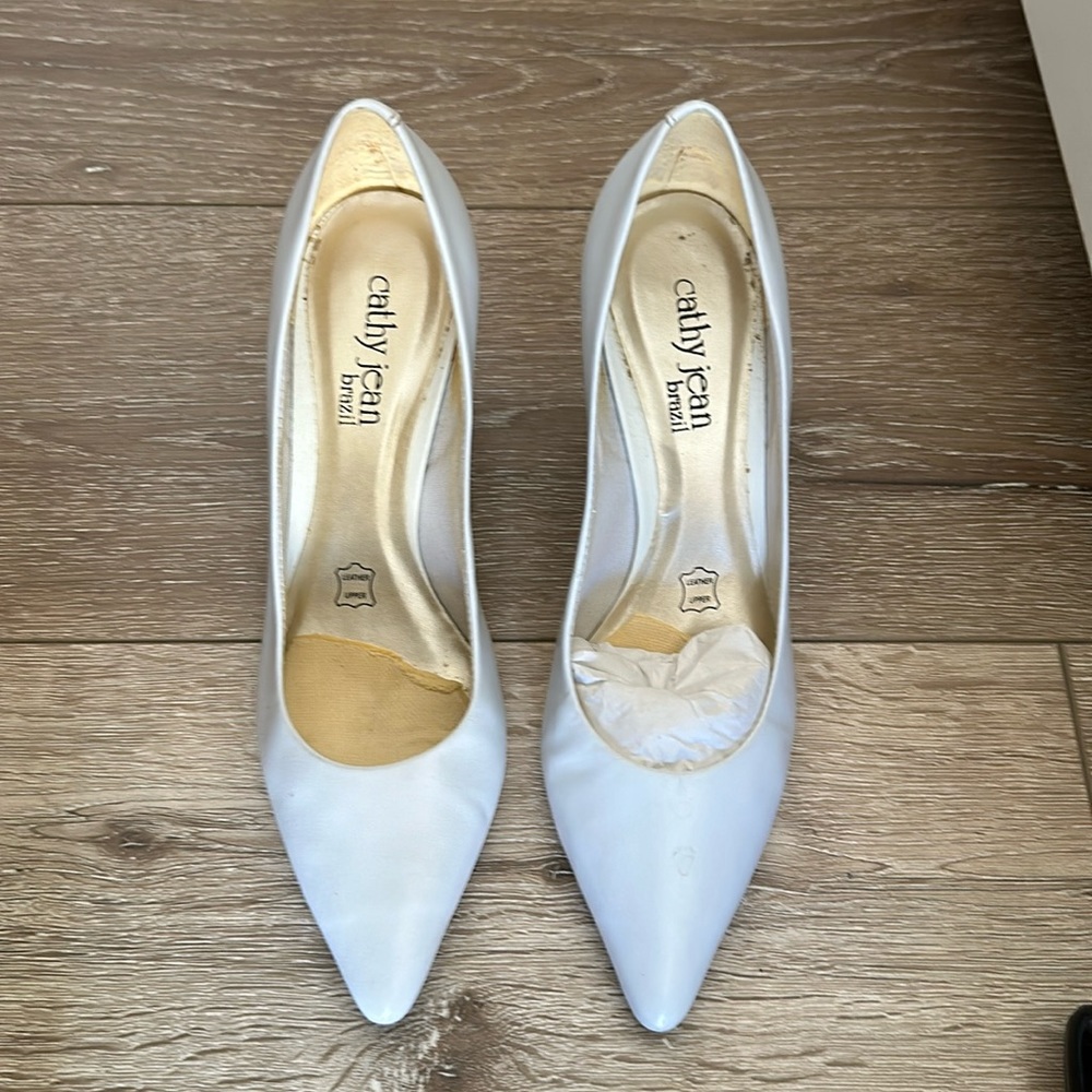 Kathy Jean white Size 8.5 pump